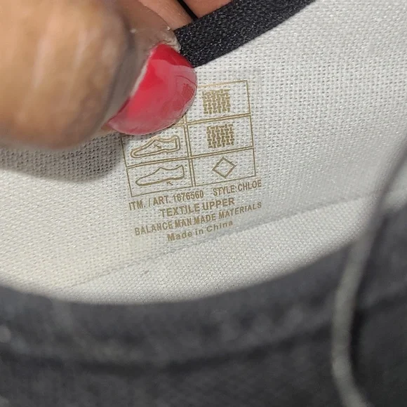 Hurley Women's CHLOE Black and White Casual Sneakers - Size 7 - Picture 9 of 11